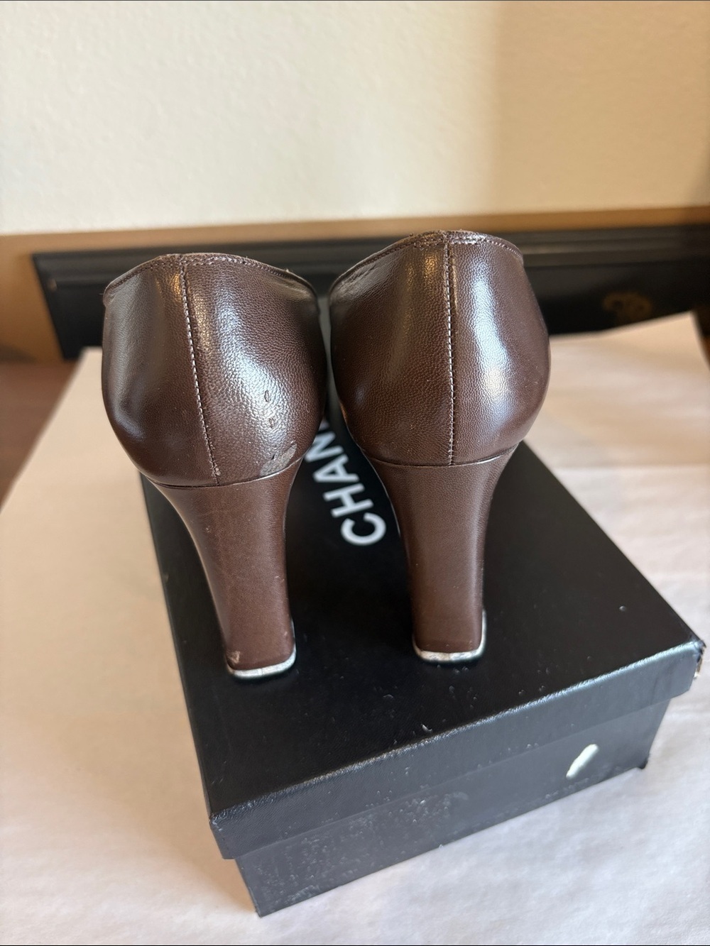 CHANEL Two-Tone Brown and Black Leather Cap-Toe Pumps - Picture 4 of 5